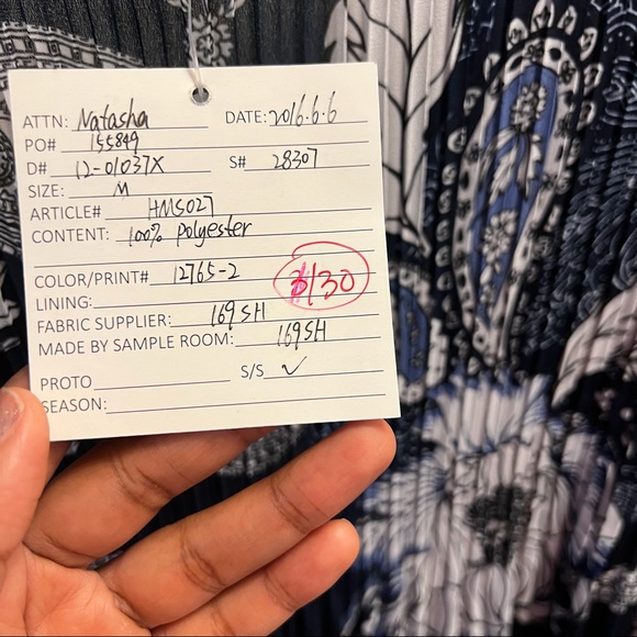 Navy blue pleated blouse - Picture 6 of 8